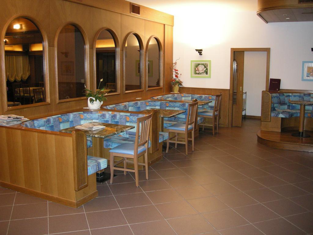 Hotel Europa Cembra Cembra Lisignago Ngoại thất bức ảnh