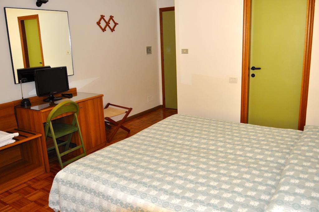 Hotel Europa Cembra Cembra Lisignago Phòng bức ảnh
